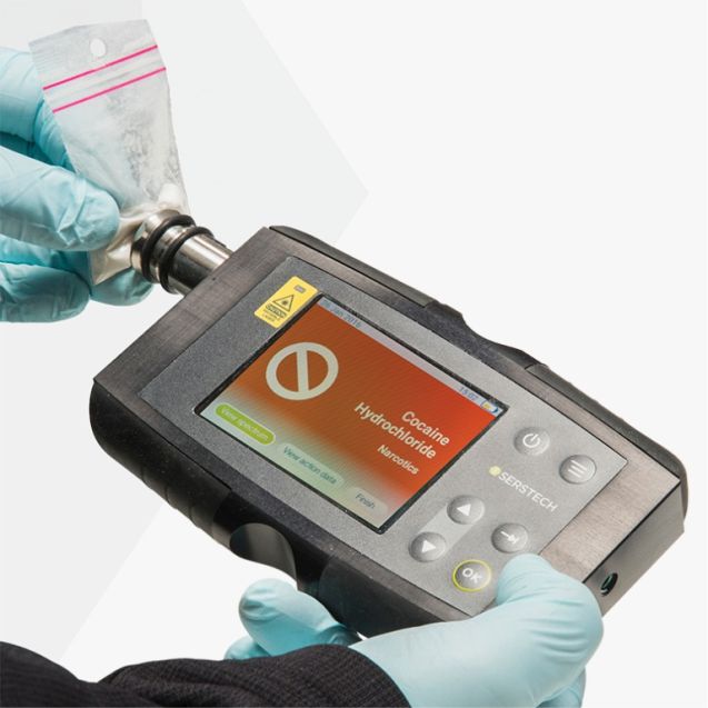 Handheld-Raman-Spectrometer.